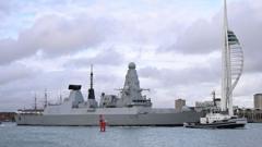 HMS Dragon docks after 'minor technical issue'